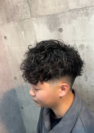 ミディアム 👑パーマの王様👑 【メンズ専門店】のヘアスタイル