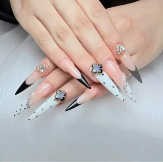 ネイル Tini ANA.CHUOのネイルデザイン