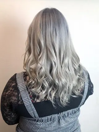 セミロング カラー 是枝 さくらのヘアスタイル