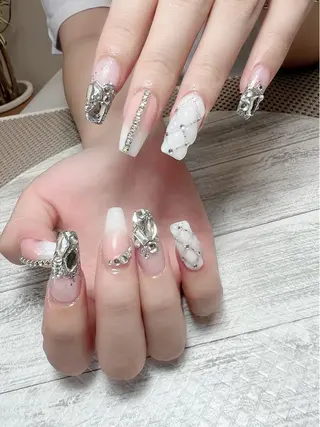 ネイル シェヌネイル JURAのネイルデザイン