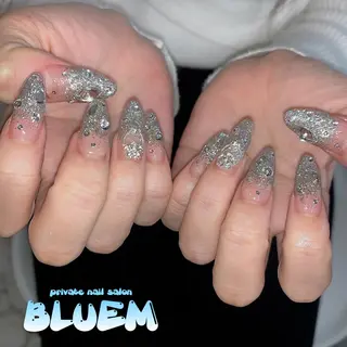 ネイル BLUEM なな🐶のネイルデザイン