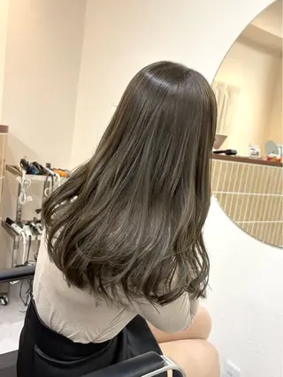 ミディアム カラー ヘアアレンジ ハル🌸柔色/ ブリーチなし/艶髪のヘアスタイル