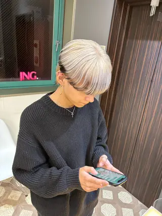カラー メンズ noa 寒色系カラーブリーチのヘアスタイル