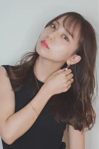 セミロング カラー Le'a銀座所属・前髪/顔周り /レイヤー/秋山 元のヘアスタイル