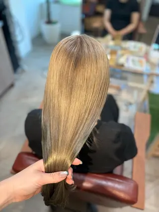 ロング カラー 檜山 知可子のヘアスタイル