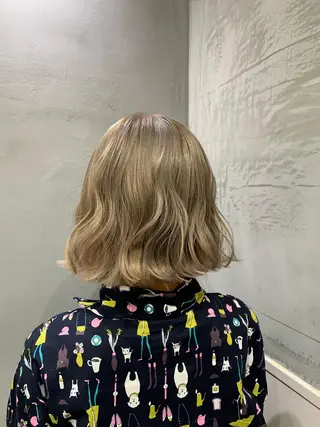 ショート カラー iLu.所属・田畠 しずかのヘアスタイル