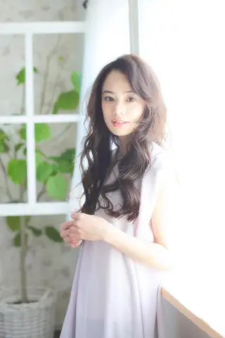 ミディアム 松島 涼花のヘアスタイル