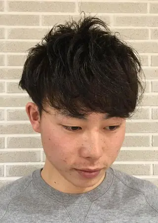 メンズ ブリーチ/ヘアケア/ 艶髪/イギチハルのヘアスタイル