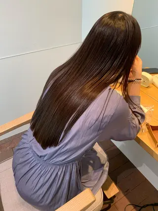 ロング カラー Sill所属・片岡 由依のヘアスタイル