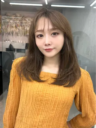 ミディアム カラー ヘアアレンジ fumika🎀 ベージュのヘアスタイル