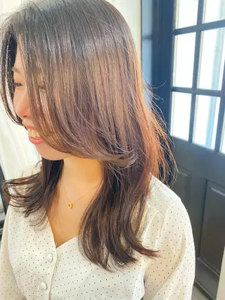 ミディアム カラー conne& ririのヘアスタイル