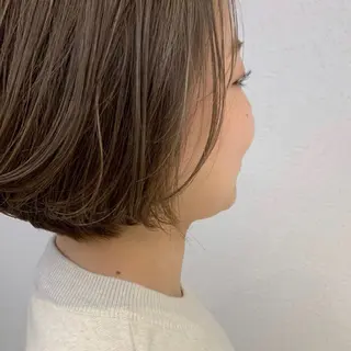 ショート カラー H梅田 / 811 堀本菜奈のヘアスタイル