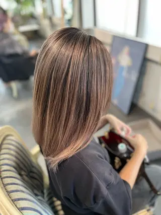 ミディアム Mariana雛/ 西大分/ハイライトのヘアスタイル