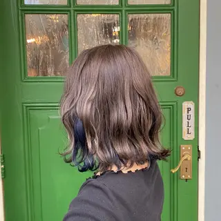 ショート カラー BRITS 渡辺 菜々子のヘアスタイル