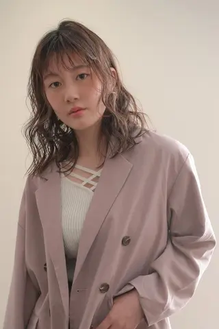 ミディアム merc. 宮川琴代のヘアスタイル