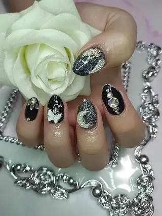 ネイル エステとネイル ローズコンフォートのネイルデザイン