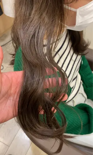 ロング カラー 坂上 立のヘアスタイル