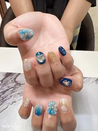 ネイル Guarendo錦糸町店所属・ガレンドウ 白澤 愛子のネイルデザイン