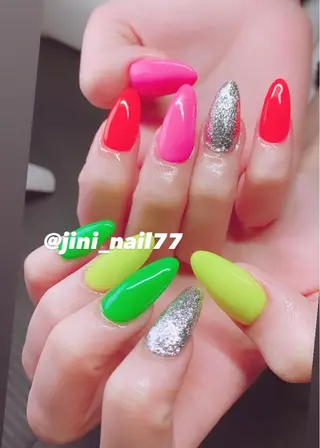 ネイル JINI NAIL所属・ジニ ネイルのネイルデザイン