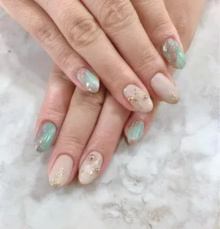 ネイル 𝐑𝐞𝐯𝐢𝐨 ___堺市西区のマツエク・マツパデザイン