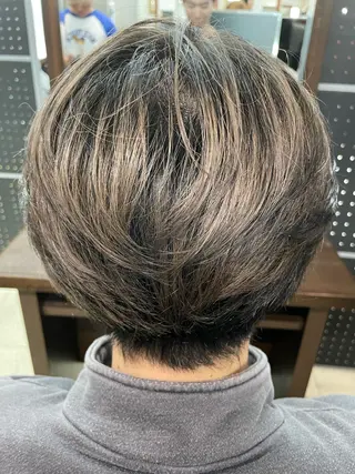 ショート カラー メンズ 🌈透明感カラー 韓国 ミライ🇰🇷のヘアスタイル