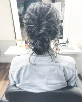 セミロング カラー パーマ ヘアアレンジ 成松 勇治のヘアスタイル