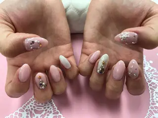 ネイル マツエク・マツパ 指名支持率NO.1 スタイリストのヘアスタイル