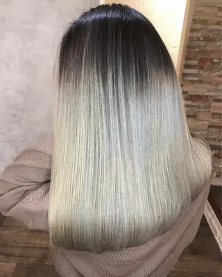 セミロング カラー ヘアアレンジ 遠藤 拓馬のヘアスタイル