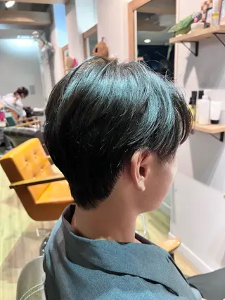 ショート ツキダテ ユイのヘアスタイル