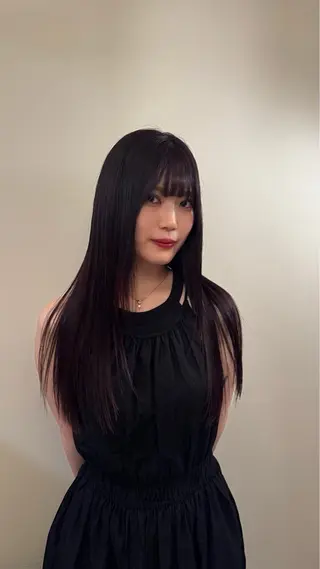 カラー ピエドプール NINAのヘアスタイル