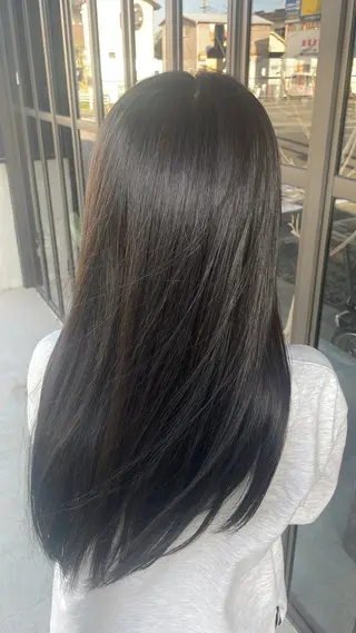 ロング カラー 石川 明歌音のヘアスタイル