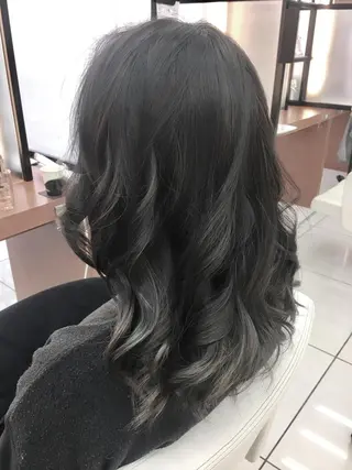 カラー N° jillva ♦️川端裕司♦️のヘアスタイル