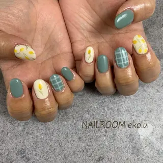 ネイル NAILROOM ekolu所属・近藤 穂乃果のネイルデザイン