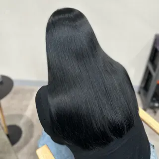 ロング カラー SALOWIN 原宿 iori所属・🌟原宿指名No.1 センターパート⭐️のヘアスタイル