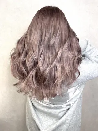 セミロング ヘアアレンジ カラー ハイトーン カラーのヘアスタイル