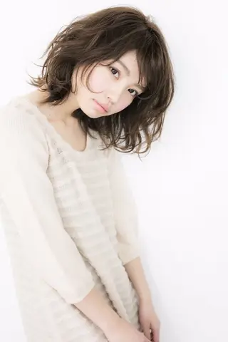 ミディアム Endearing 銀座/レイヤーカットのヘアスタイル