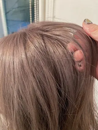 カラー OKA AKIHOのヘアスタイル