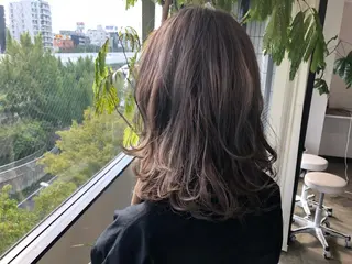 ミディアム カラー ハイトーン/レイヤー /ケアブリーチ石川治のヘアスタイル