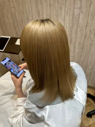 セミロング 髪質改善 スペシャリストのヘアスタイル