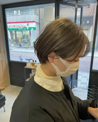 ショート 暖色カラー🍊 ボブ🌿顔周りcutのヘアスタイル