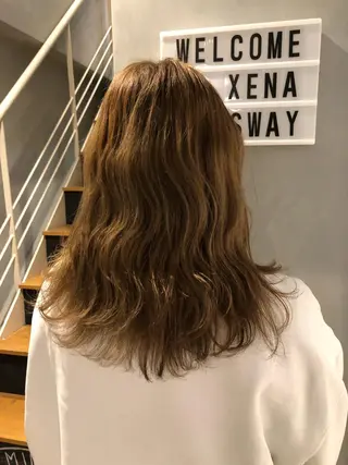 セミロング MIYU💋💖 〈XENA渋谷本店〉のヘアスタイル