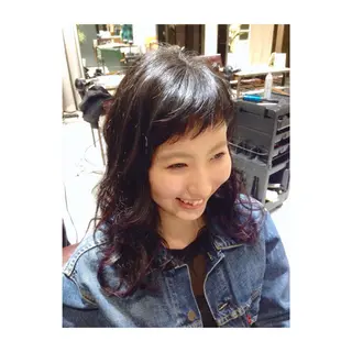 ミディアム セミロング ロング カラー アオガミ （前髪顔周りカット）のヘアスタイル
