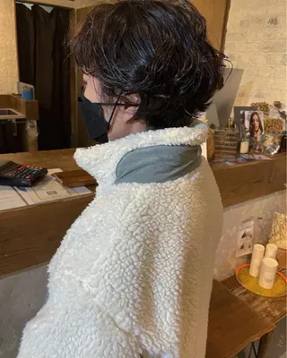 ショート パーマ 泊 紗羅のヘアスタイル