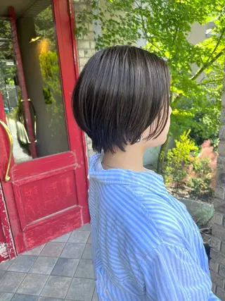 ショート アンナヘアコーディネイト所属・小山 理紗のヘアスタイル