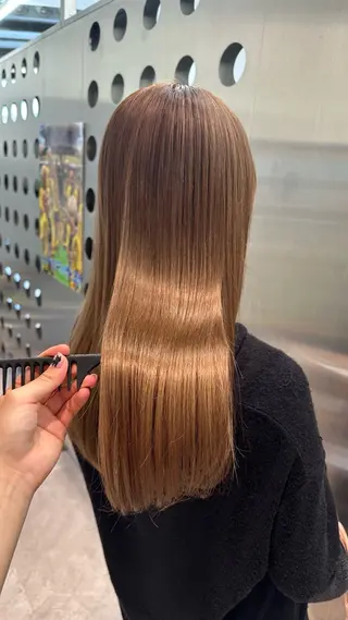 ミディアム 湖香 (コノカ)のヘアスタイル