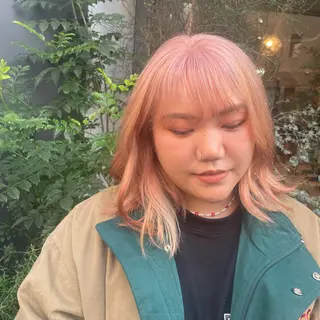 ミディアム ハイトーン🦄ネイル 💞のぶちのネイルデザイン