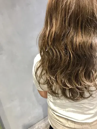ロング カラー ainico.所属・明治神宮前 NANAMIのヘアスタイル
