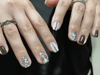 ネイル 🦋y y Nail 🤍のネイルデザイン