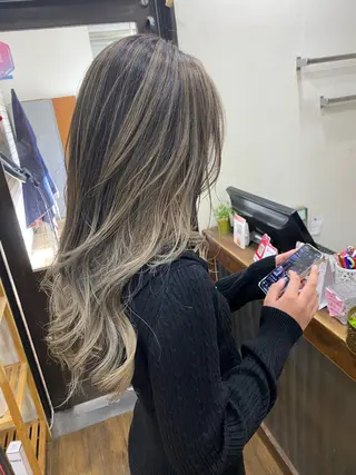 セミロング 赤み消し特化/ 藤本 彩果のヘアスタイル