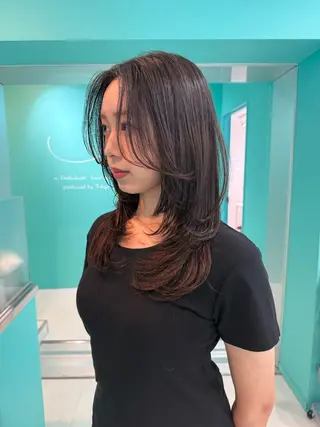 セミロング Misaki/ レイヤー/ウルフのヘアスタイル